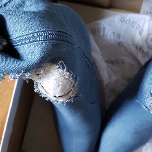 Heeled bootie - Picture 2 of 4